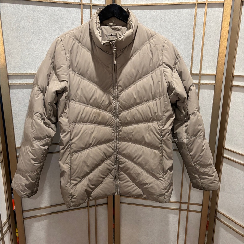 L.L Bean women’s puffy jacket